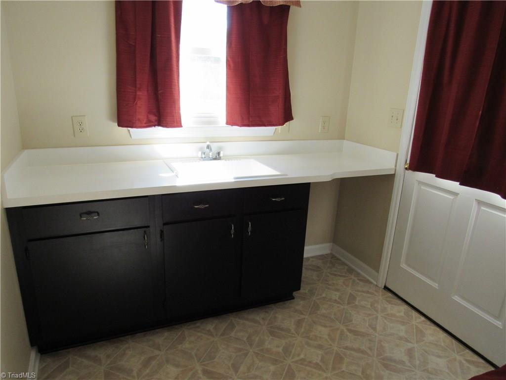 3609 Hunting Ridge Drive High Point, NC 27265 - Photo 18 of 29 Gallery Image 18