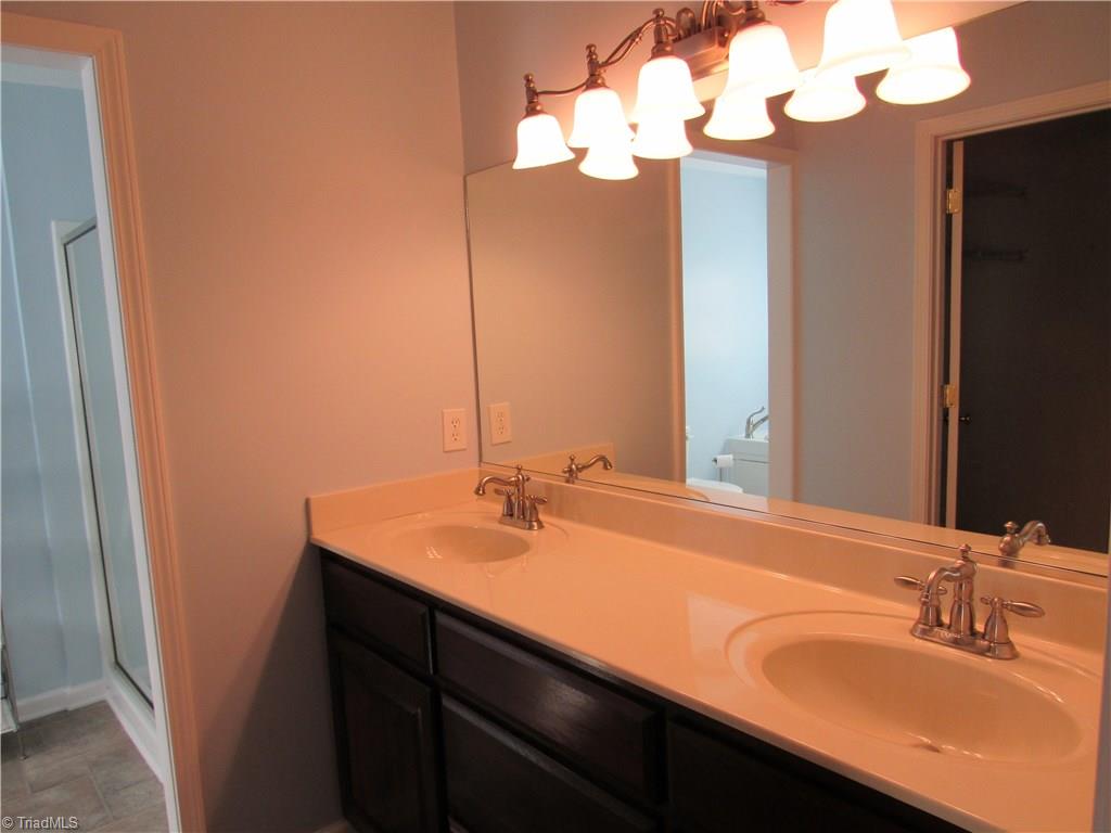 3609 Hunting Ridge Drive High Point, NC 27265 - Photo 10 of 29 Gallery Image 10