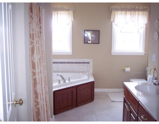 18 Glen Road Hopkinton, MA 01748 - Photo 17 of 29 Gallery Image 17