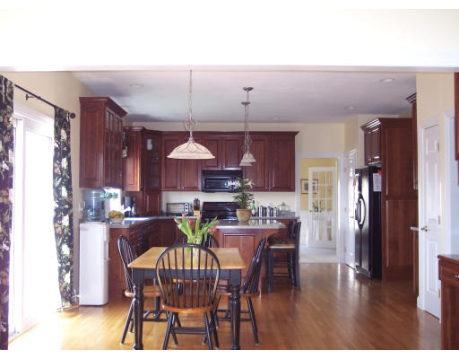 18 Glen Road Hopkinton, MA 01748 - Photo 2 of 29 Gallery Image 2