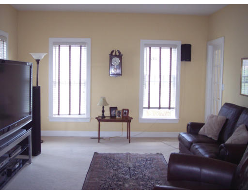 18 Glen Road Hopkinton, MA 01748 - Photo 10 of 29 Gallery Image 10