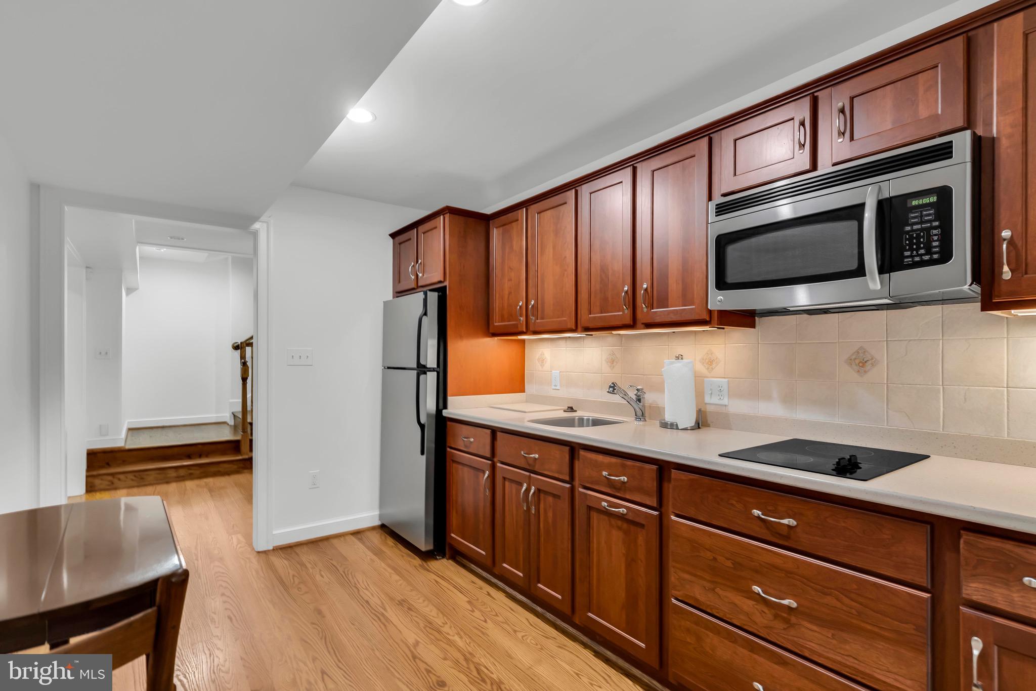 11036 Popes Head Road Fairfax, VA 22030 - Photo 33 of 49