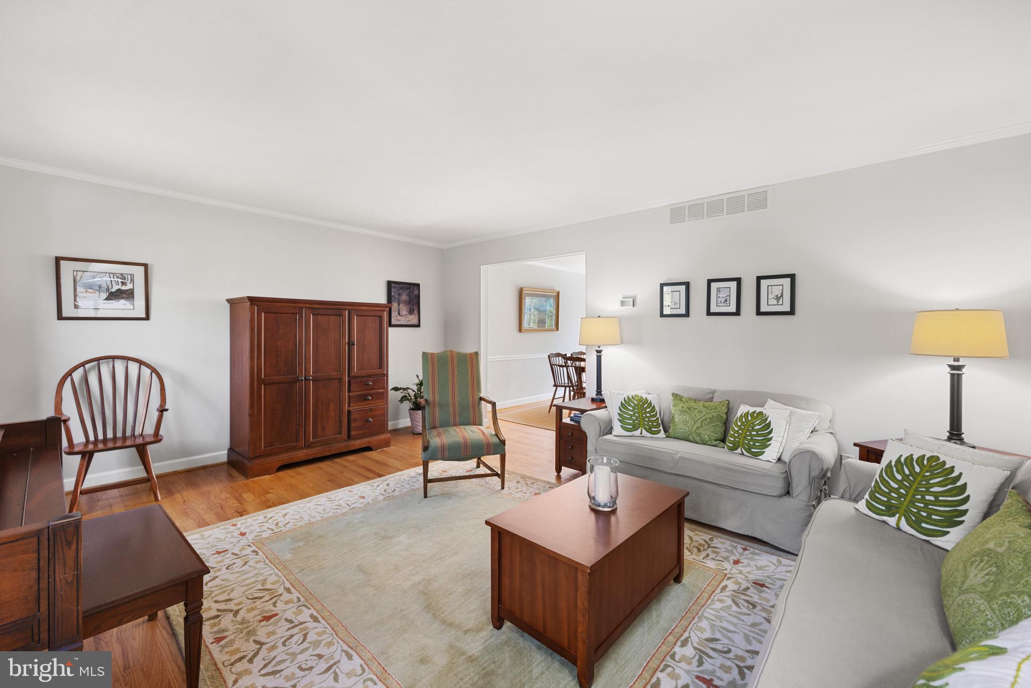 437 Edgemere Drive Annapolis, MD 21403 - Photo 3 of 33 Living Room