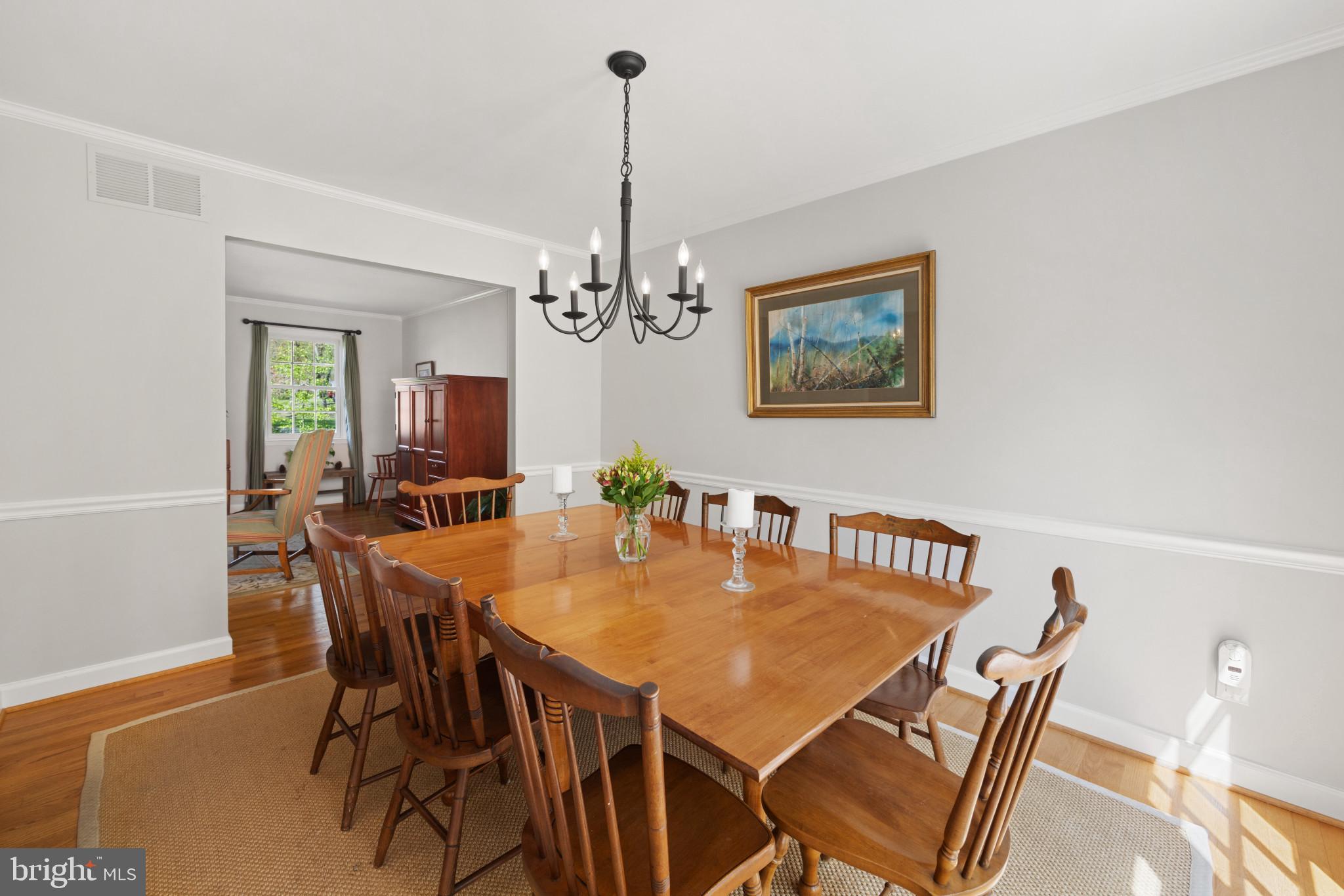 437 Edgemere Drive Annapolis, MD 21403 - Photo 5 of 33 Dining room