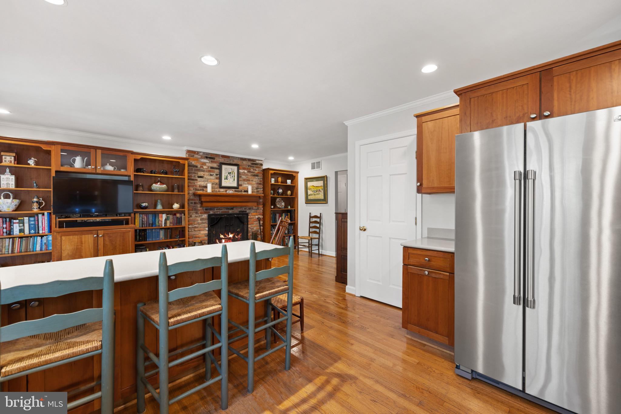 437 Edgemere Drive Annapolis, MD 21403 - Photo 9 of 33 Kitchen with Family room beyond