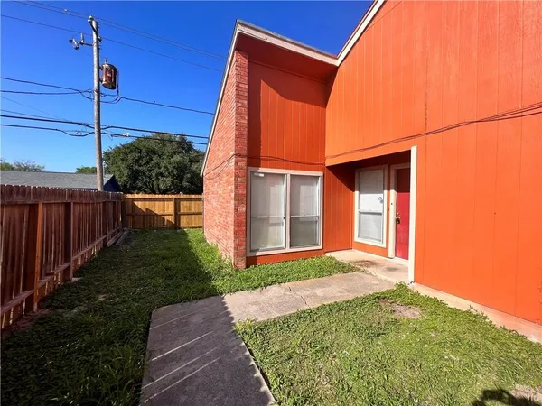 $1,195 | 3725 Thornberry Court, Unit 3739, Corpus Christi, TX 78415