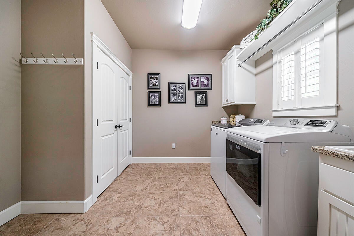 4231 Evening Ridge Terrace Medford, OR 97504 - Photo 19 of 41 19