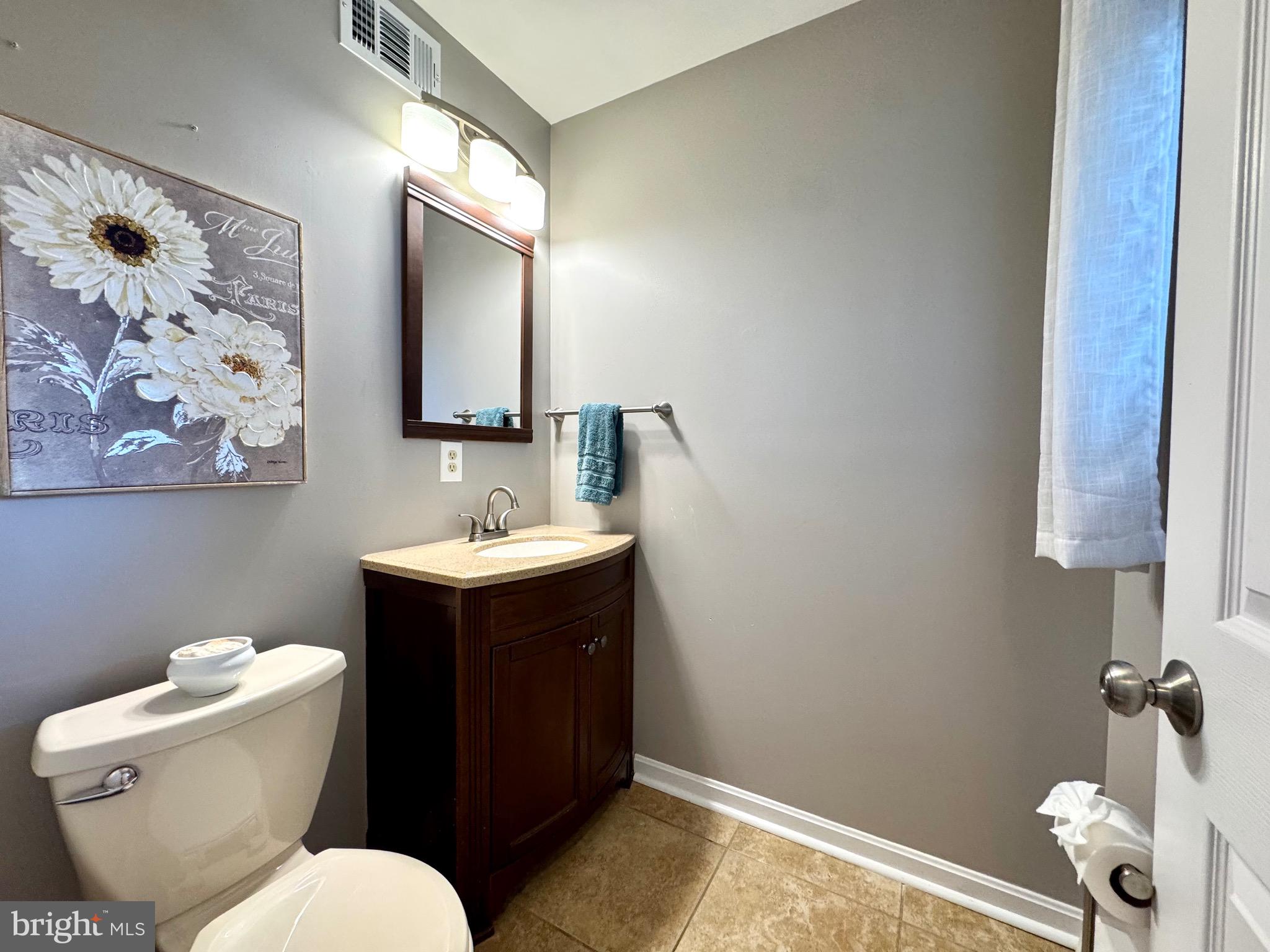 211 Queen Anne Road Stevensville, MD 21666 - Photo 21 of 56 Powder Room