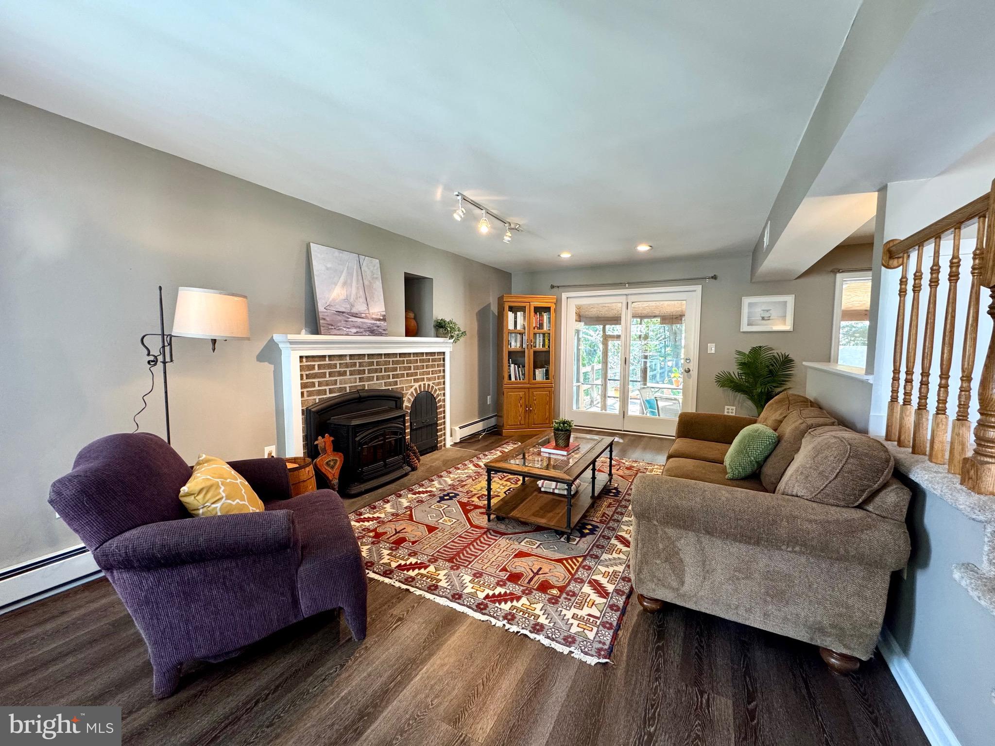 211 Queen Anne Road Stevensville, MD 21666 - Photo 4 of 56 Living Room