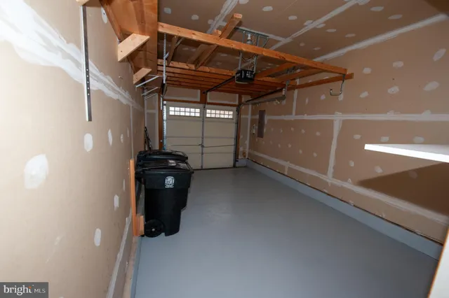a view of a garage room