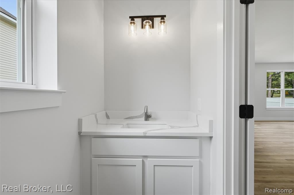 9400 Roland Brighton, MI 48116 - Photo 12 of 41 Gallery Image 12