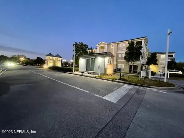 $1,495 | 8290 Gate Parkway West, Unit 901, Jacksonville, FL 32216