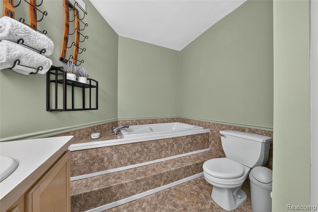 5370 Whipple Lake Road Clarkston, MI 48348 - Photo 18 of 51