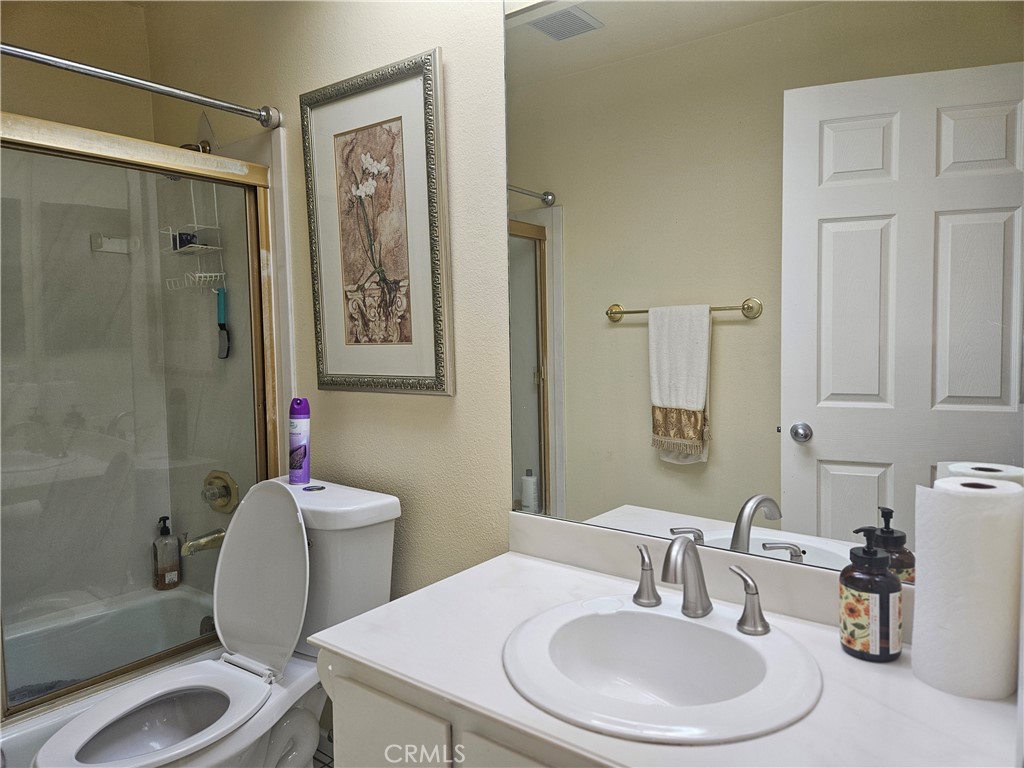 3155 Ramon Road, Unit 601 Palm Springs, CA 92264 - Photo 23 of 35 second hallway full bathroom