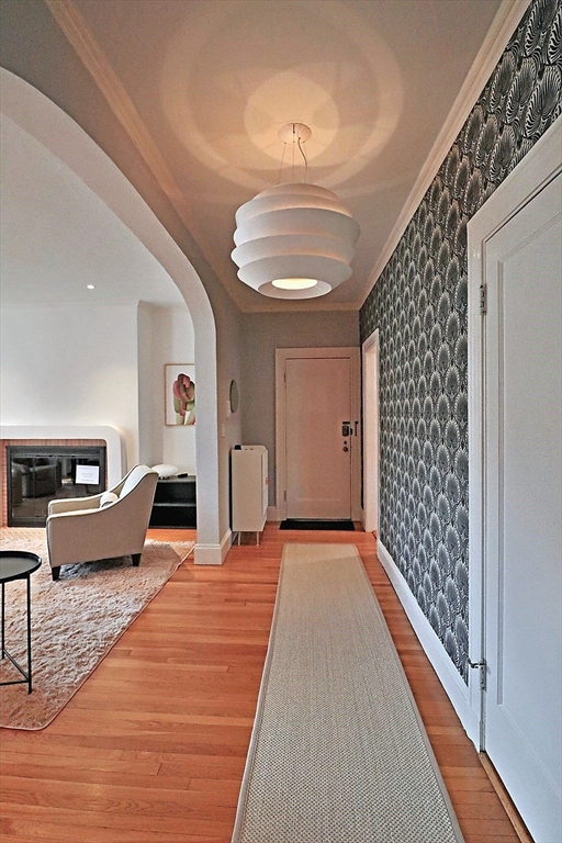 141 Beaconsfield Road, Unit 3 Brookline, MA 02445 - Photo 5 of 33