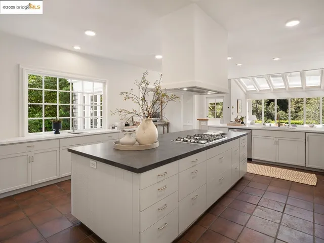 $5,500,000 | 120 Hazel Lane, Piedmont, CA 94611