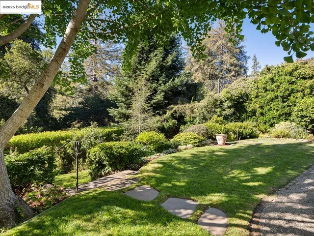 $5,500,000 | 120 Hazel Lane, Piedmont, CA 94611
