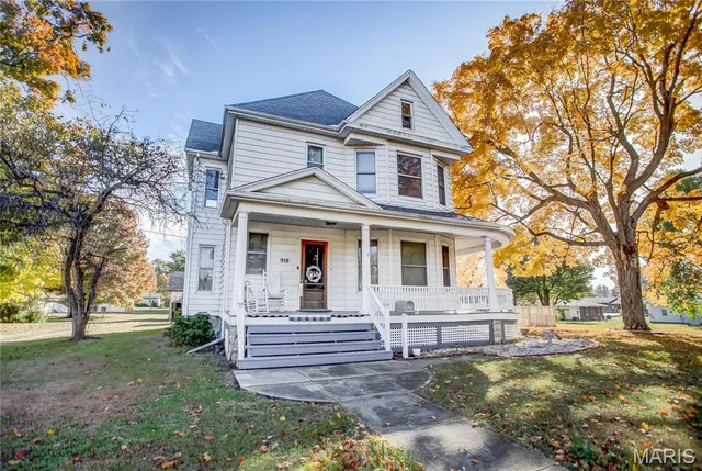 $249,000 | 918 Fifth Street, Carrollton, IL 62016