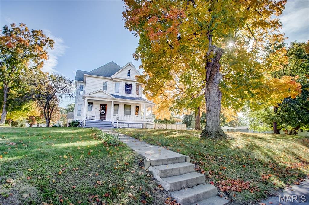 918 Fifth Street Carrollton, IL 62016 - Photo 5 of 80