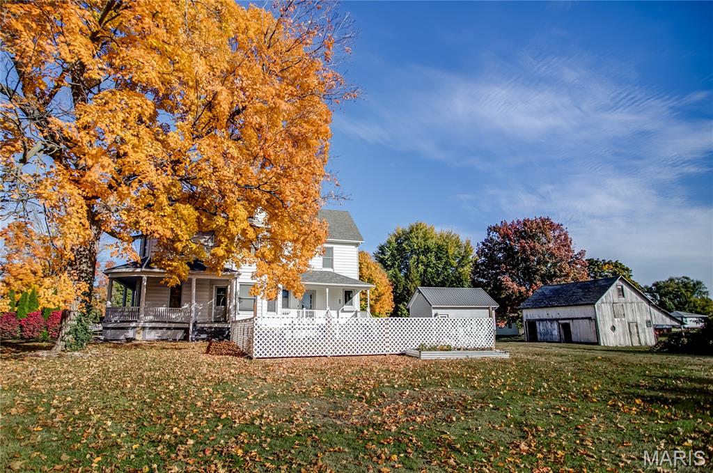 918 Fifth Street Carrollton, IL 62016 - Photo 7 of 80