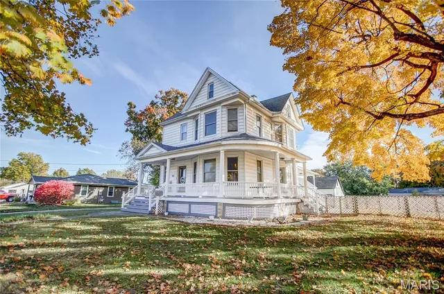 $249,000 | 918 Fifth Street, Carrollton, IL 62016