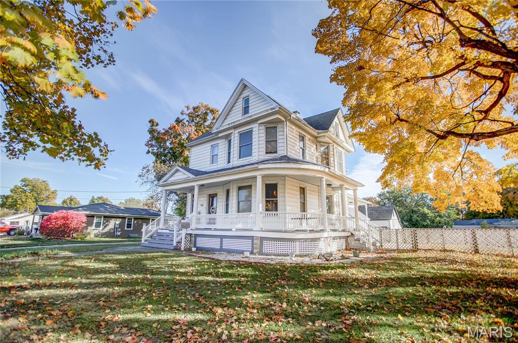 918 Fifth Street Carrollton, IL 62016 - Photo 9 of 80