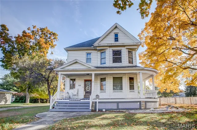 $249,000 | 918 Fifth Street, Carrollton, IL 62016