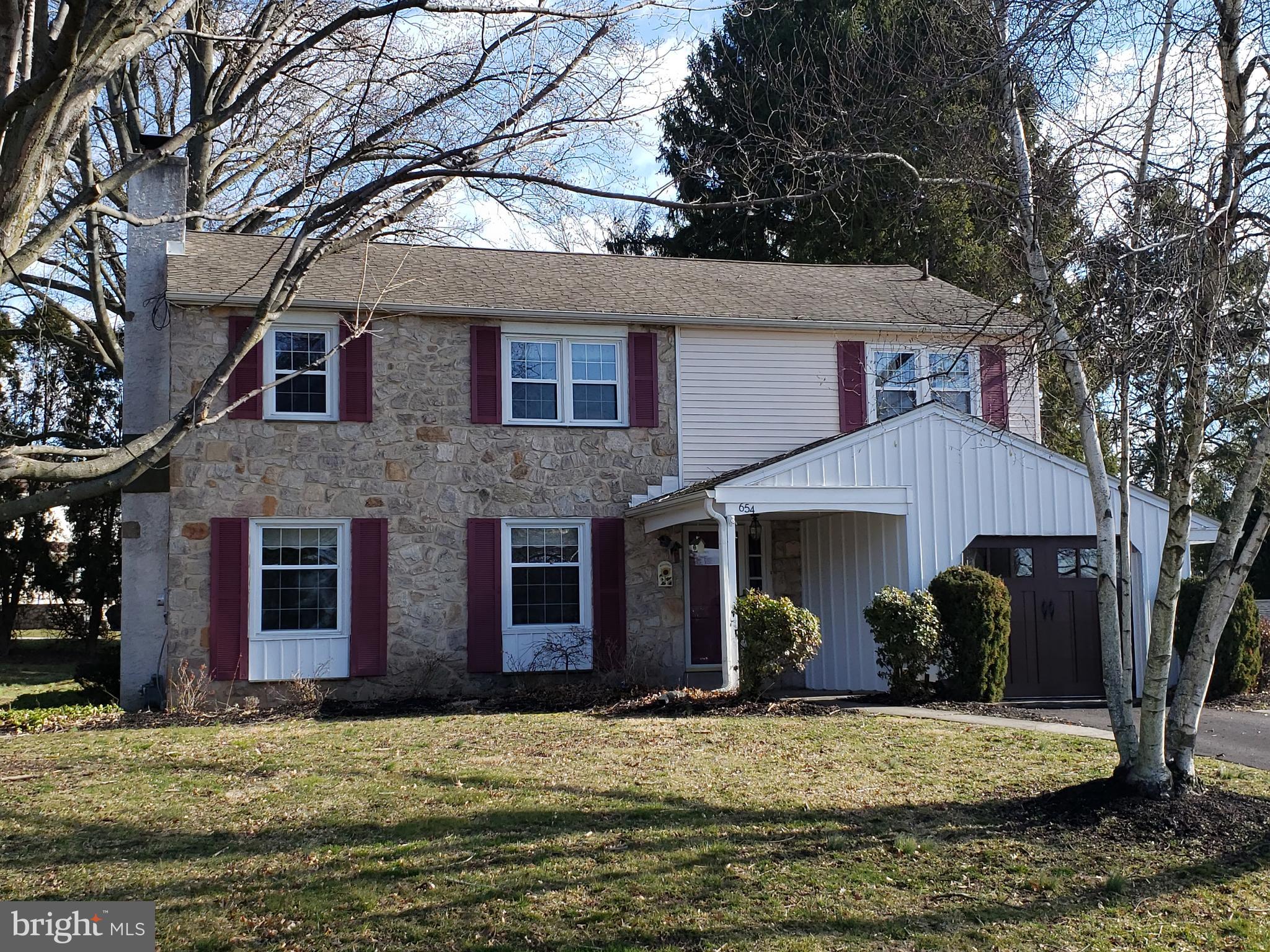 654 Barry Drive Springfield, PA 19064 - Photo 1 of 26 Front