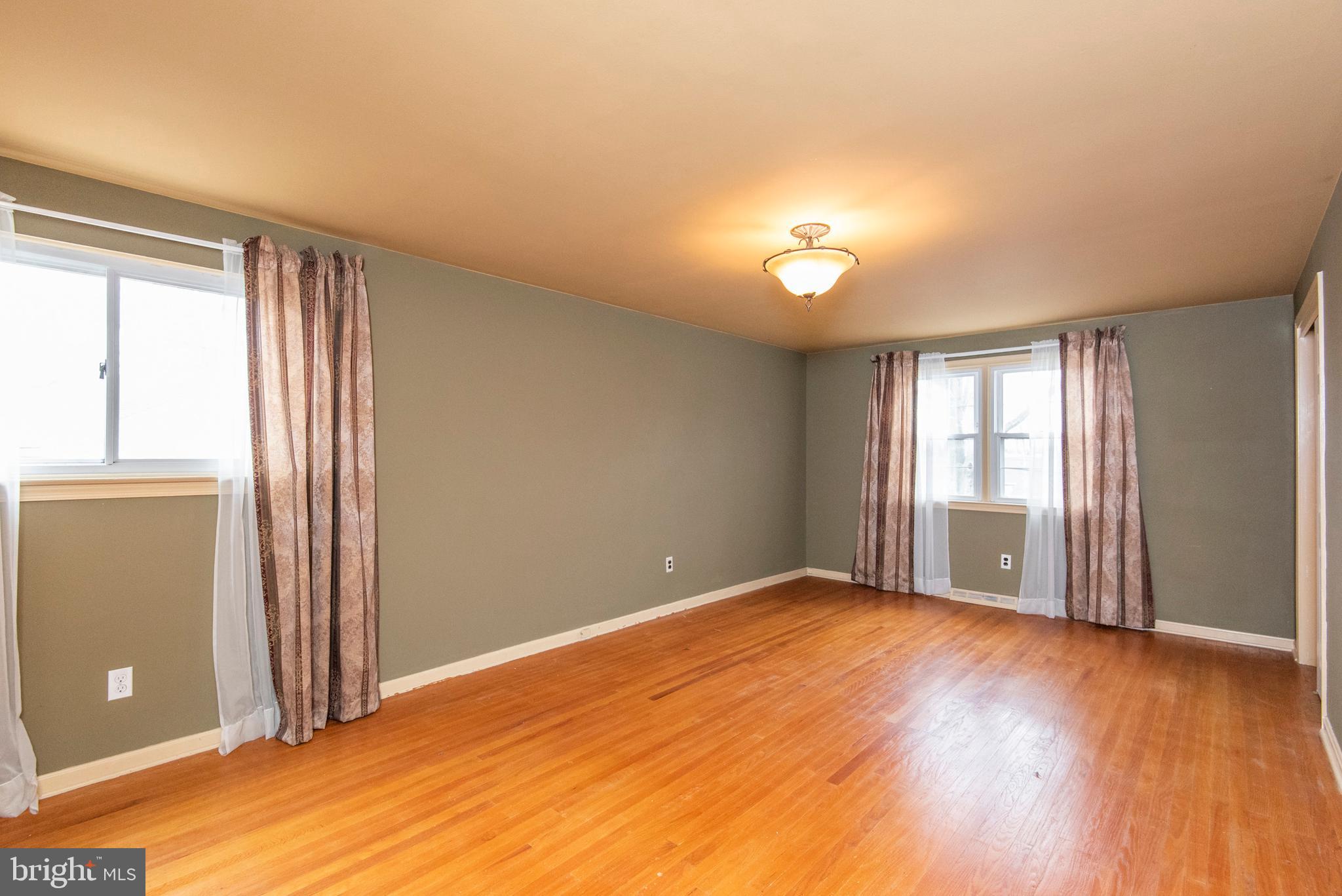654 Barry Drive Springfield, PA 19064 - Photo 17 of 26 Master Bedroom