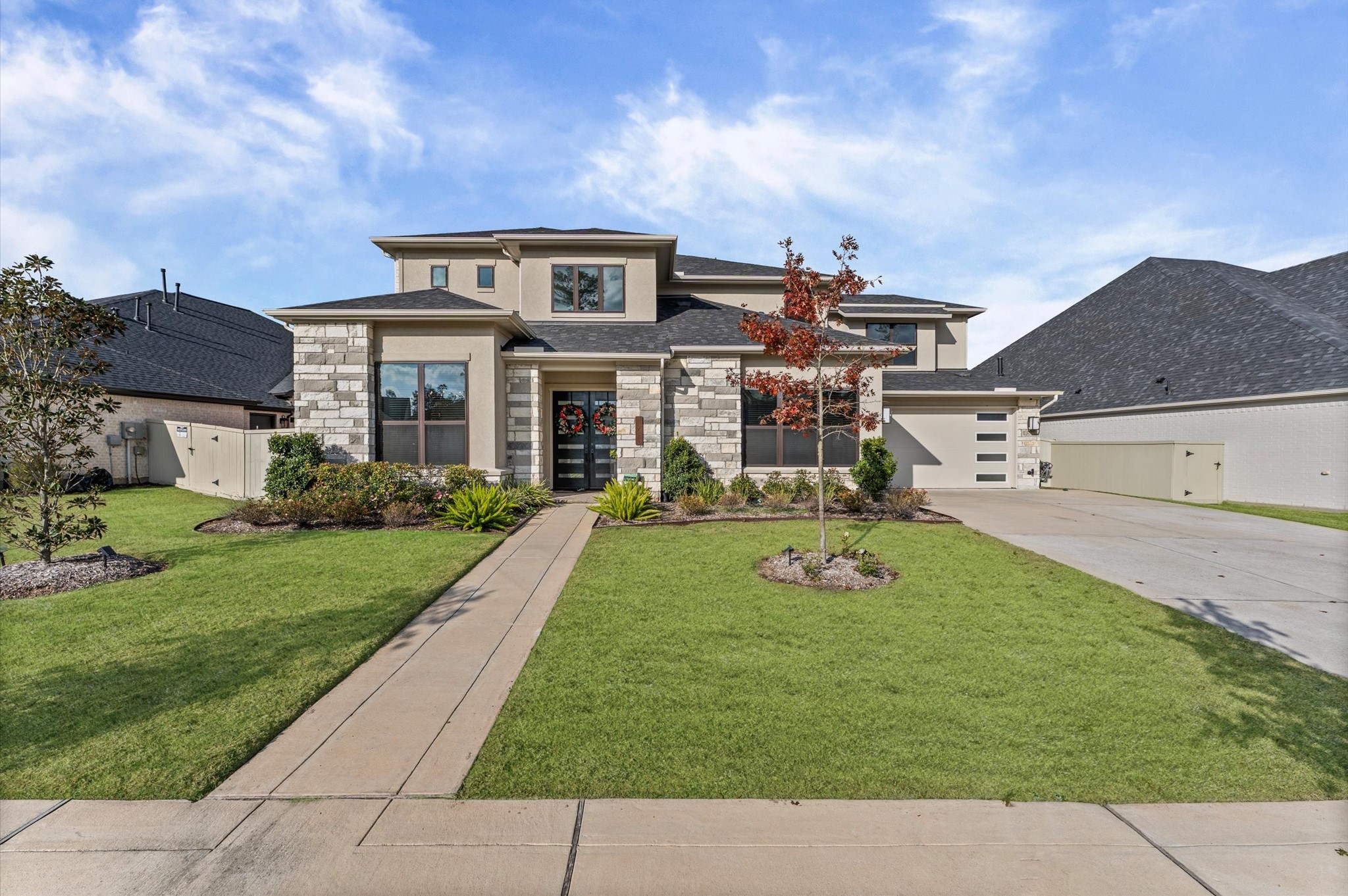 15470 Ringbill Way Magnolia, TX 77354 - Photo 2 of 50 a house view with a garden space