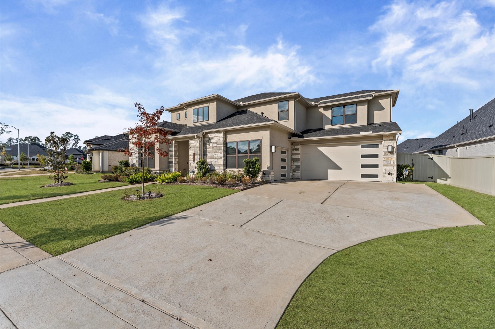 15470 Ringbill Way Magnolia, TX 77354 - Photo 3 of 50 a front view of a house with a yard