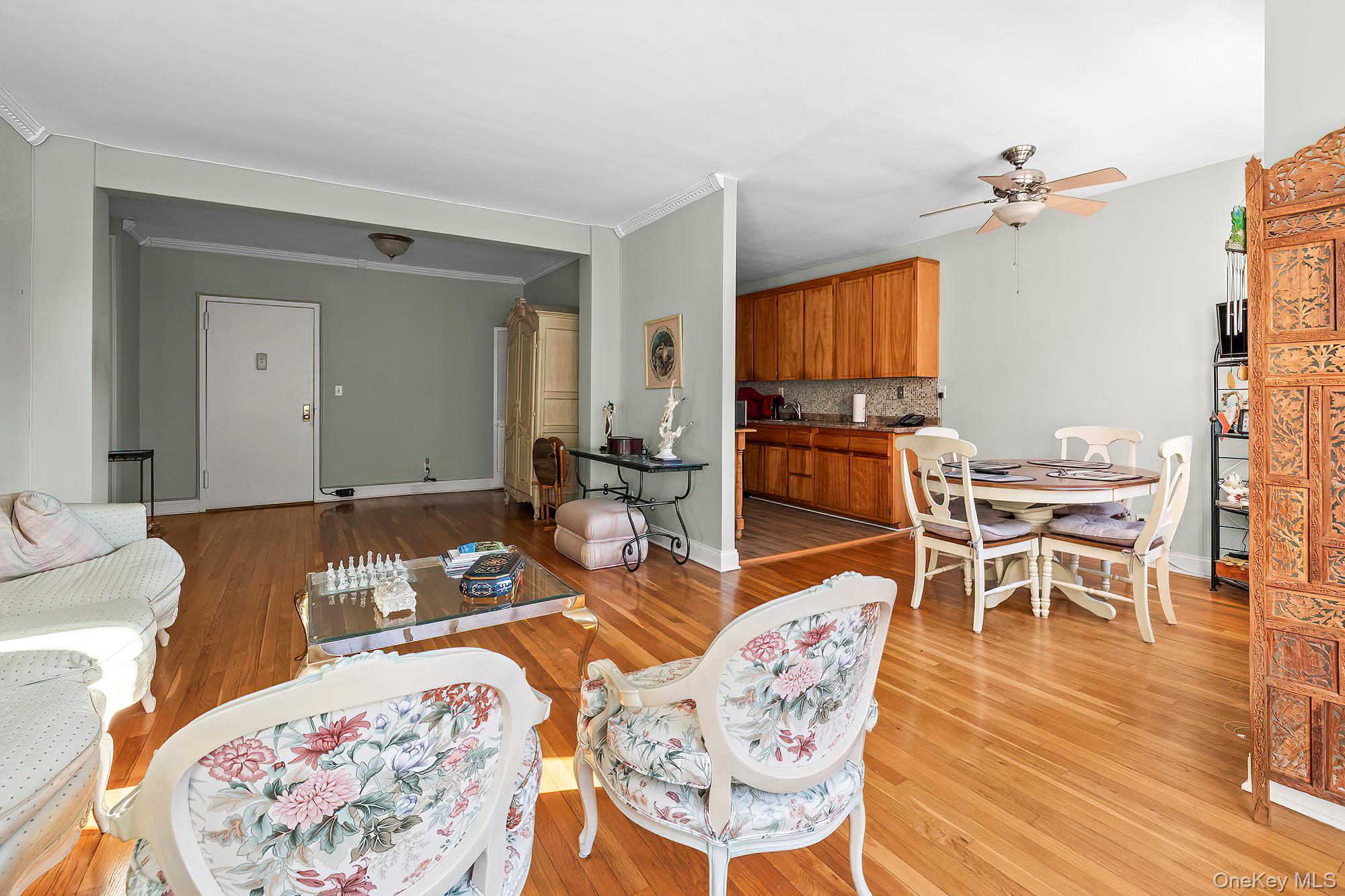 1015 Old Boston Post Road, Unit 2H Mamaroneck, NY 10543 - Photo 5 of 23 Living Area