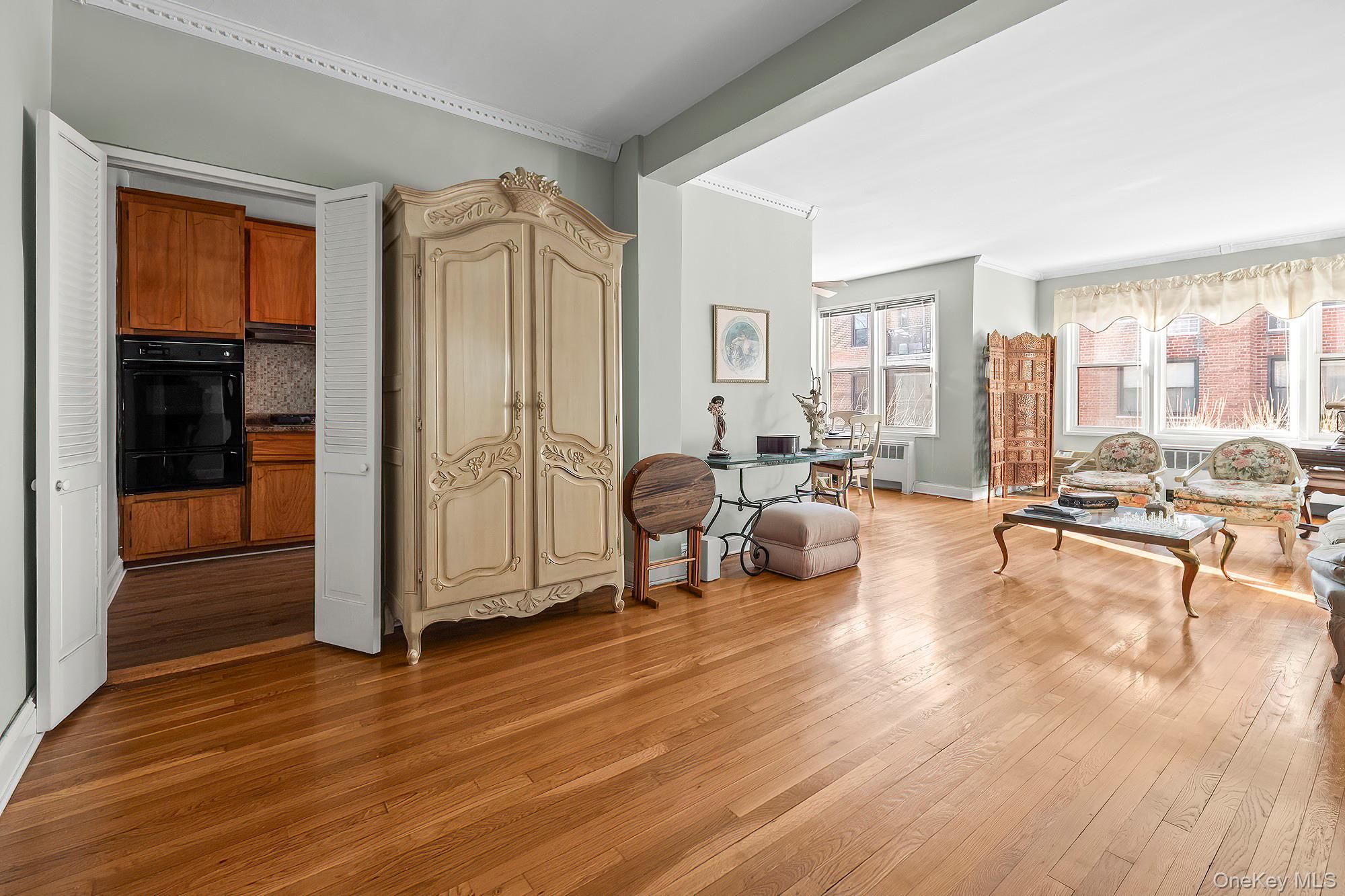 1015 Old Boston Post Road, Unit 2H Mamaroneck, NY 10543 - Photo 6 of 23 Living Area