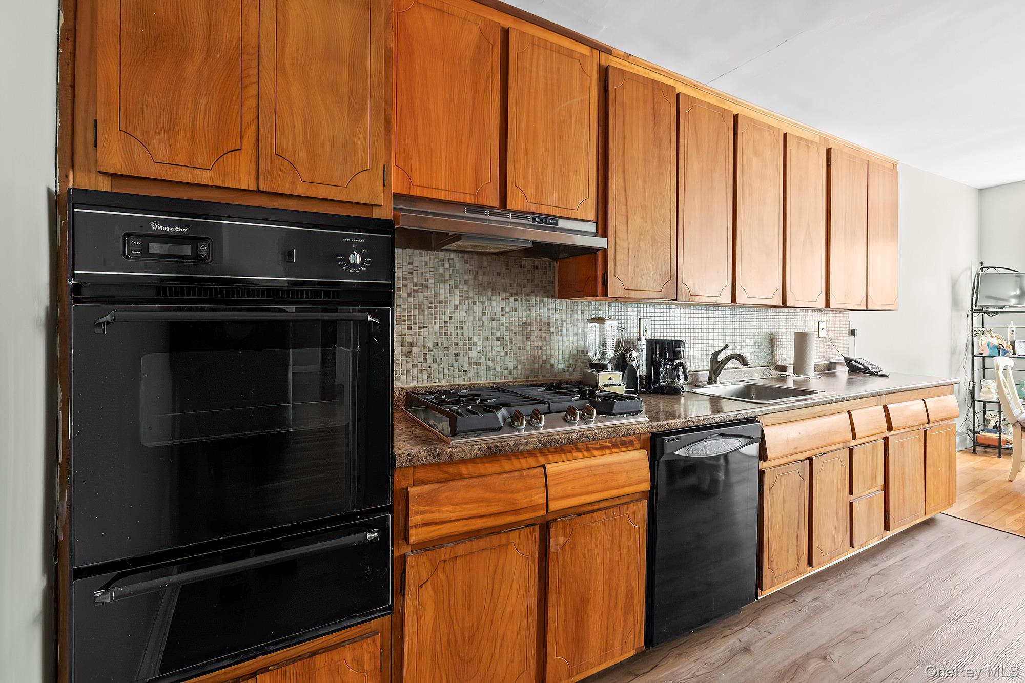 1015 Old Boston Post Road, Unit 2H Mamaroneck, NY 10543 - Photo 10 of 23 Kitchen