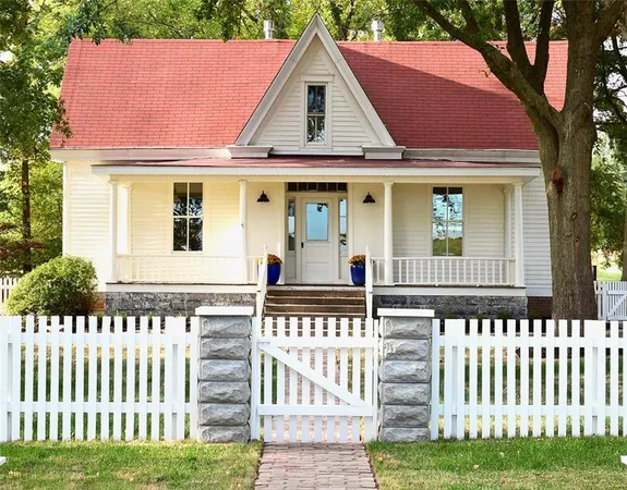 $595,000 | 39070 East E Highway, Nelson, MO 65347