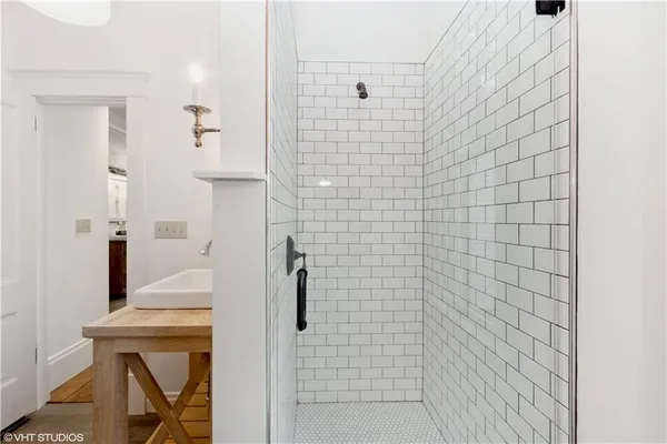 $595,000 | 39070 East E Highway, Nelson, MO 65347