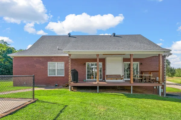 $749,900 | 2175 Jim Taylor Road, Woodlawn, TN 37191