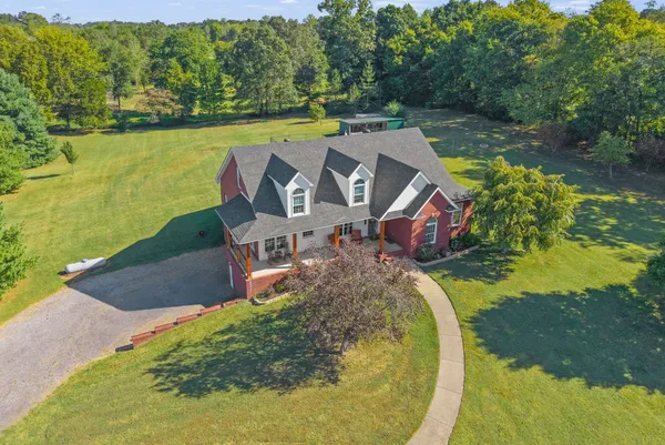 $749,900 | 2175 Jim Taylor Road, Woodlawn, TN 37191