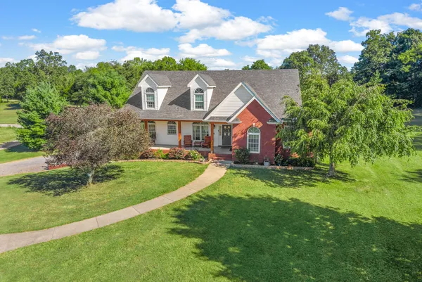 $749,900 | 2175 Jim Taylor Road, Woodlawn, TN 37191