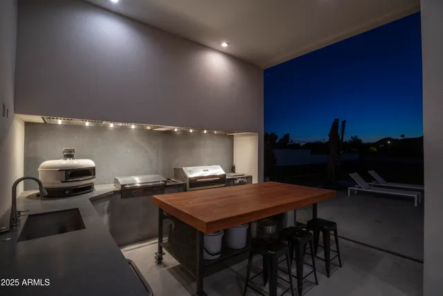 $3,600,000 | 10310 North 37th Street, Phoenix, AZ 85028