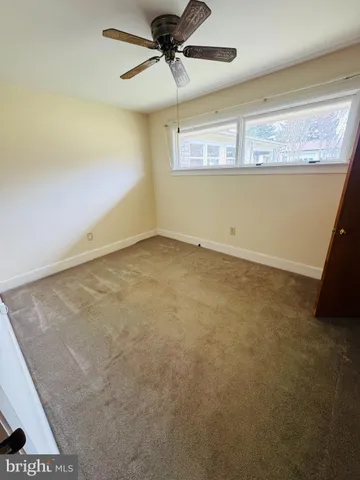 $2,995 | 221 South Maple Avenue, Purcellville, VA 20132