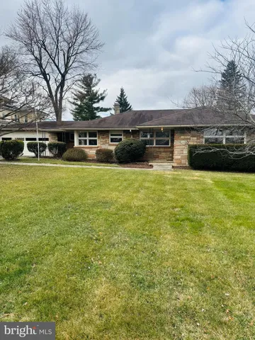 $2,995 | 221 South Maple Avenue, Purcellville, VA 20132