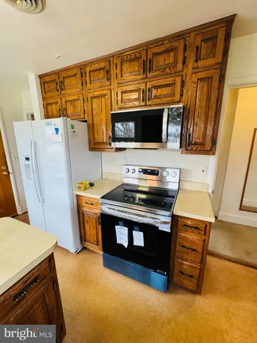 $2,995 | 221 South Maple Avenue, Purcellville, VA 20132