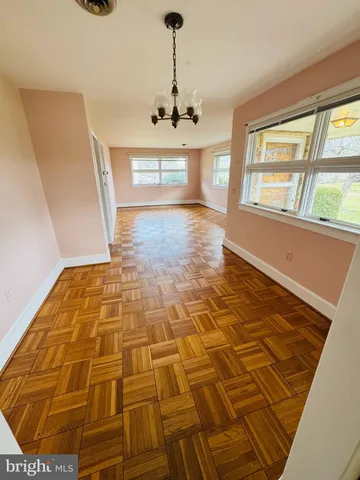 $2,995 | 221 South Maple Avenue, Purcellville, VA 20132