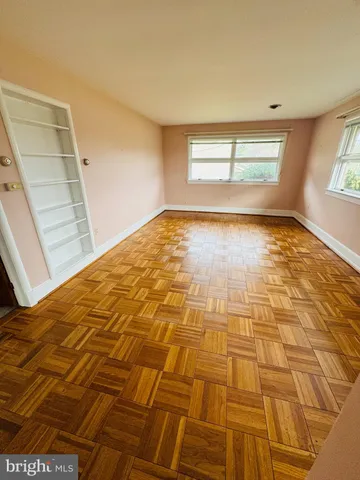 $2,995 | 221 South Maple Avenue, Purcellville, VA 20132