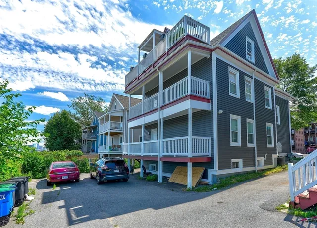 $2,950 | 285 Medford Street, Unit 2, Somerville, MA 02143