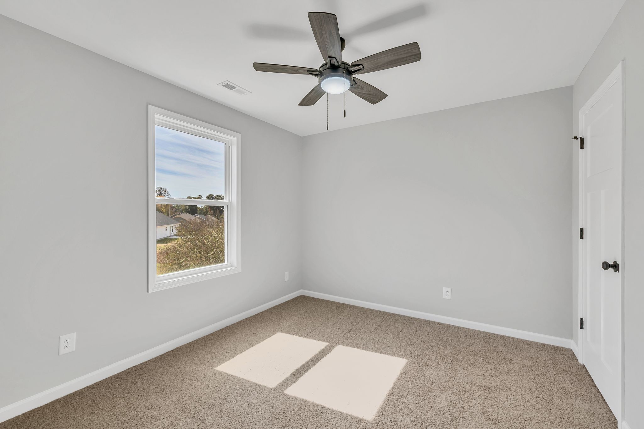 25 Glasner Lane Winchester, TN 37398 - Photo 25 of 32 a view of room with a ceiling fan and window