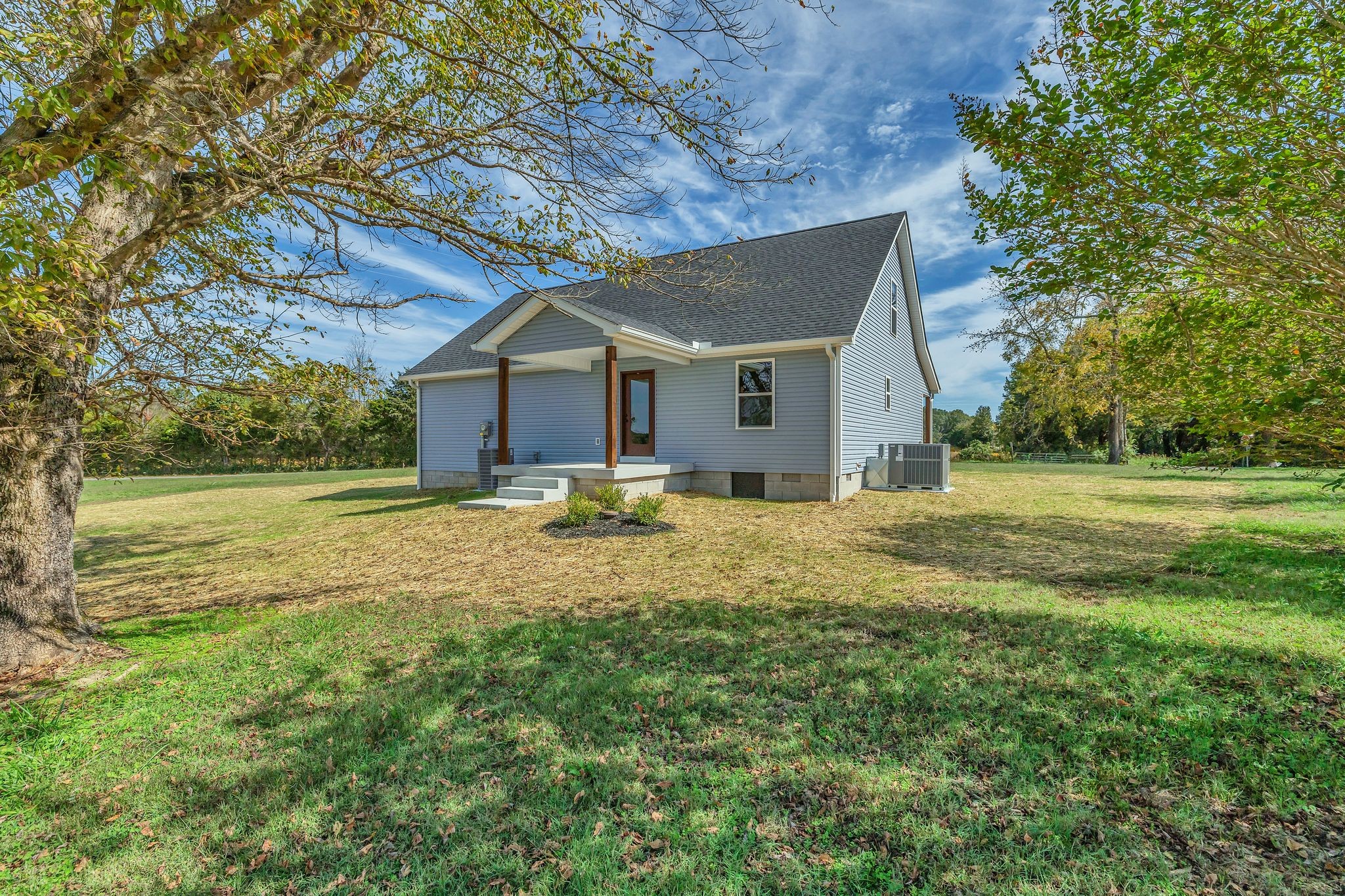 25 Glasner Lane Winchester, TN 37398 - Photo 29 of 32 a front view of house with yard and green space