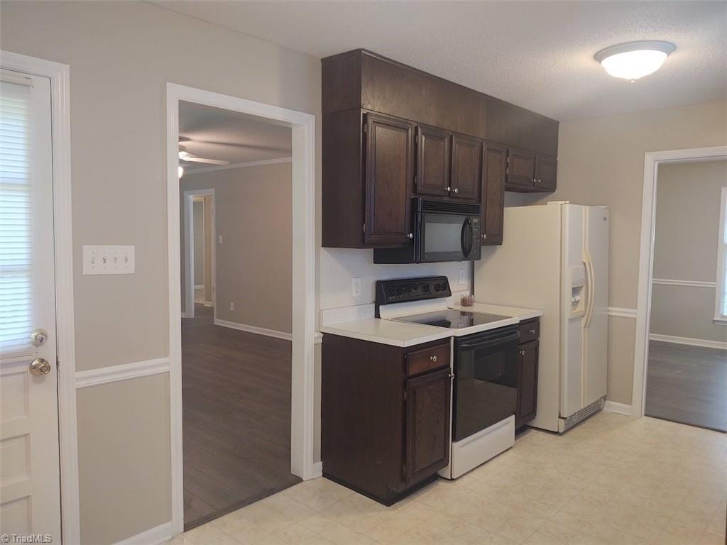 4804 Coltsfoot Road Greensboro, NC 27455 - Photo 8 of 45 Gallery Image 8