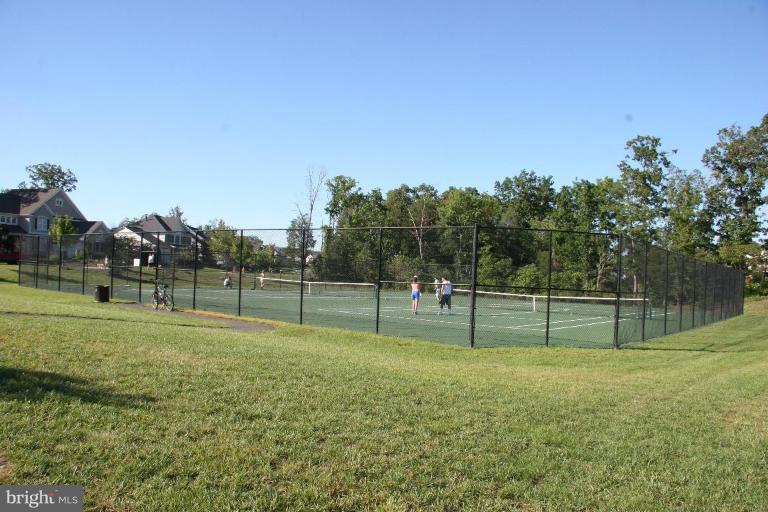 9009 Ribbon Falls Loop Bristow, VA 20136 - Photo 13 of 28 Community Tennis